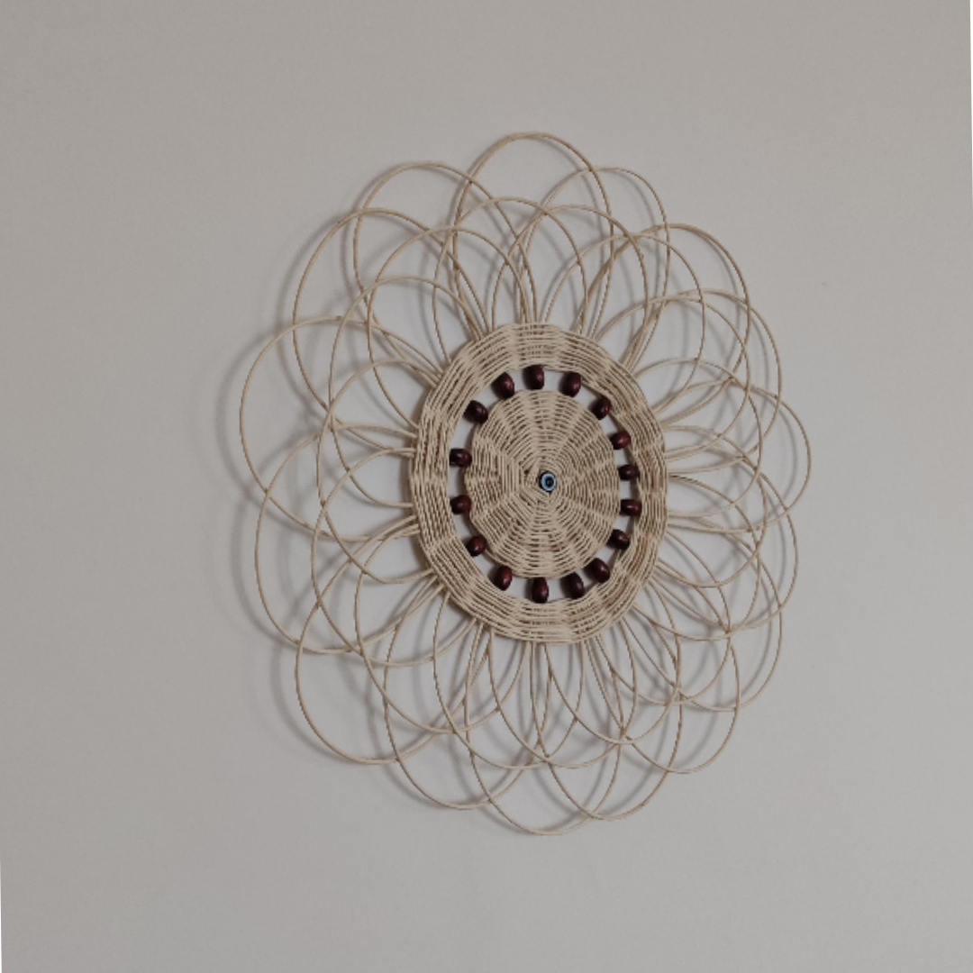 Kahverengi Boncuklu Çiçek Şekilli Duvar Süsü