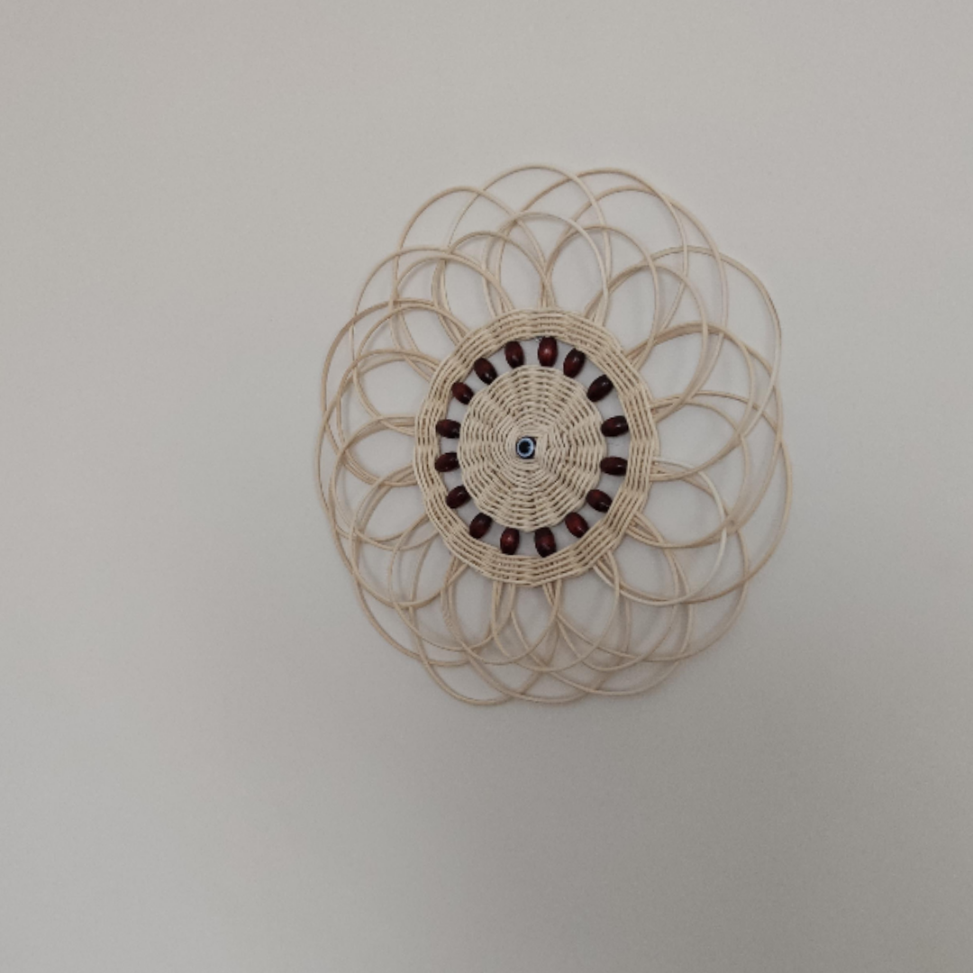 Kahverengi Boncuklu Çiçek Şekilli Duvar Süsü